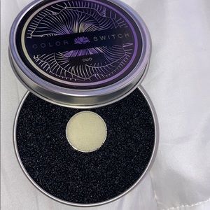 Vera Moda Color Switch Duo Eyeshadow Brush Cleaner